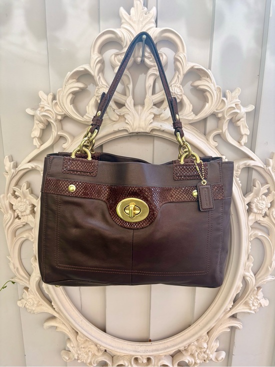 Coach Handbags - Vintage Coach Dark Brown Leather Penelope carry all satchel